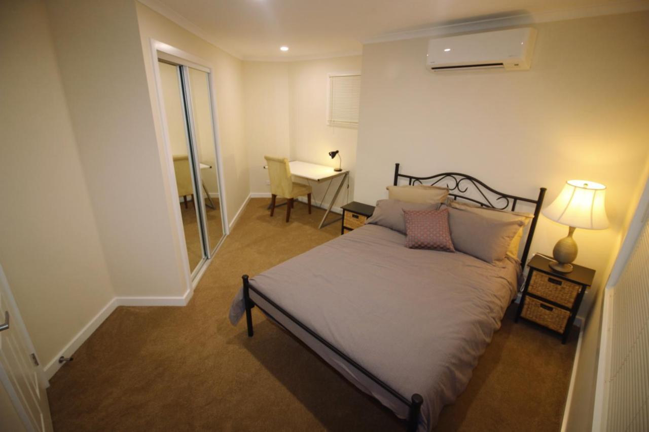 Silver House - Melbourne Airport Accommodation - 7 Minutes From Melbourne Airport Esterno foto